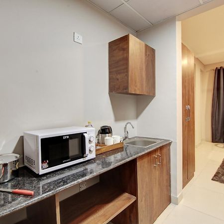 Limewood Stay - Executive Huda City Center Gurgaon Exterior foto